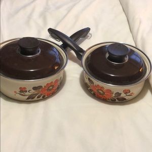 Vintage mid century moneta cookware